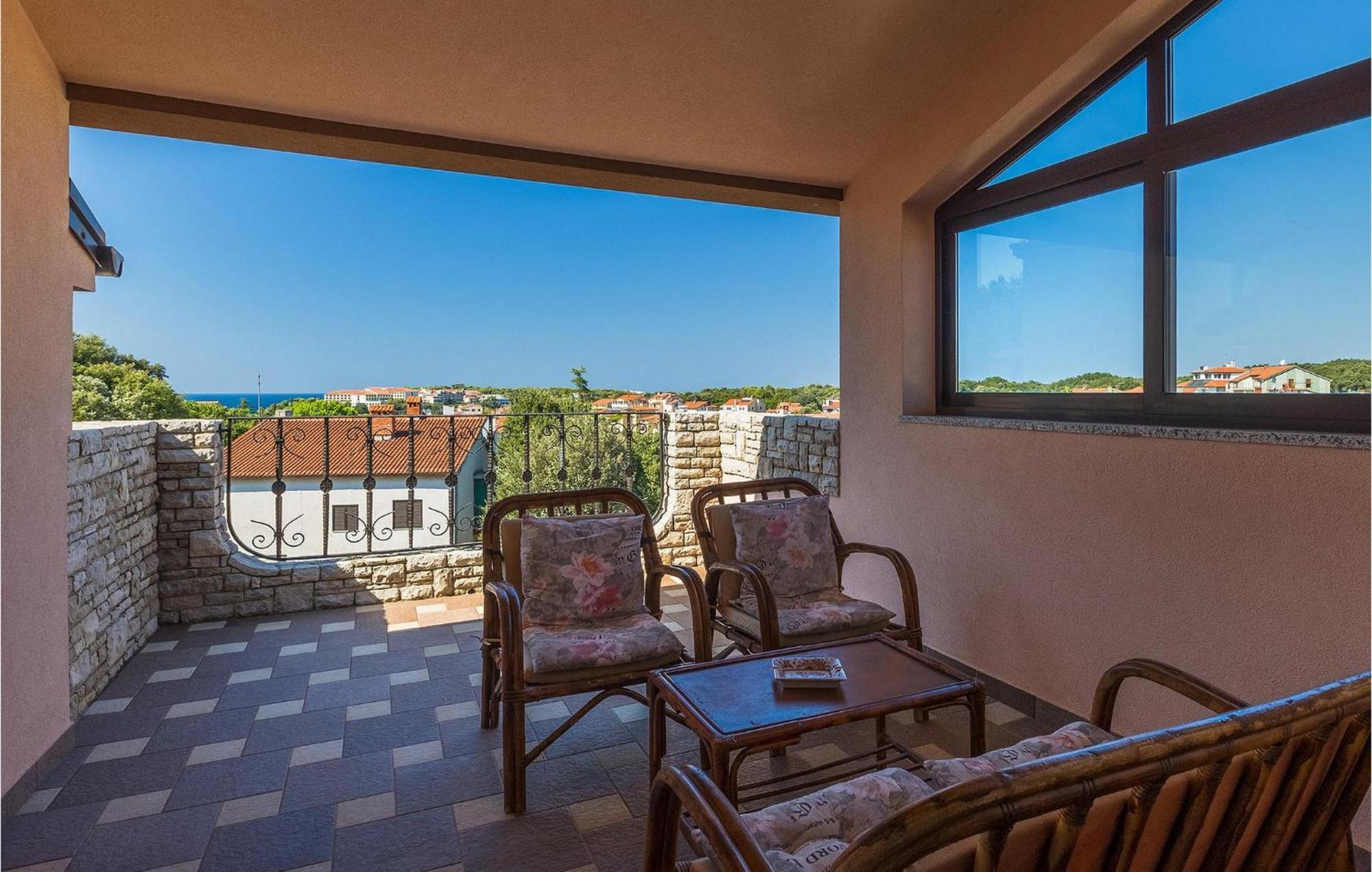 Villa Holiday *